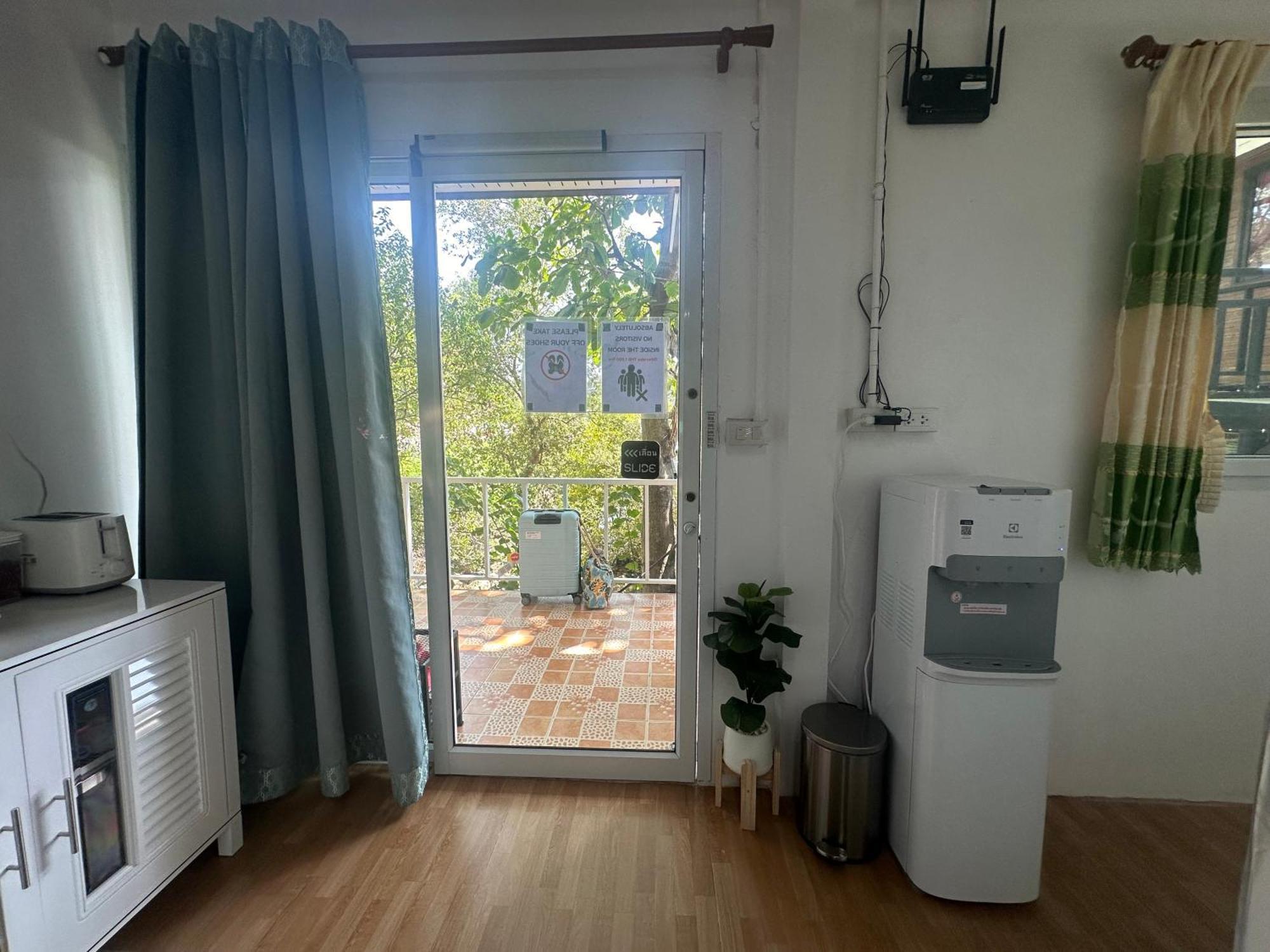 Sweed Dee Seaview Hostel Фи Фи Айлънд Екстериор снимка